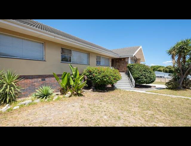 5 BEDROOM HOUSE FOR SALE IN PAROW NORTH